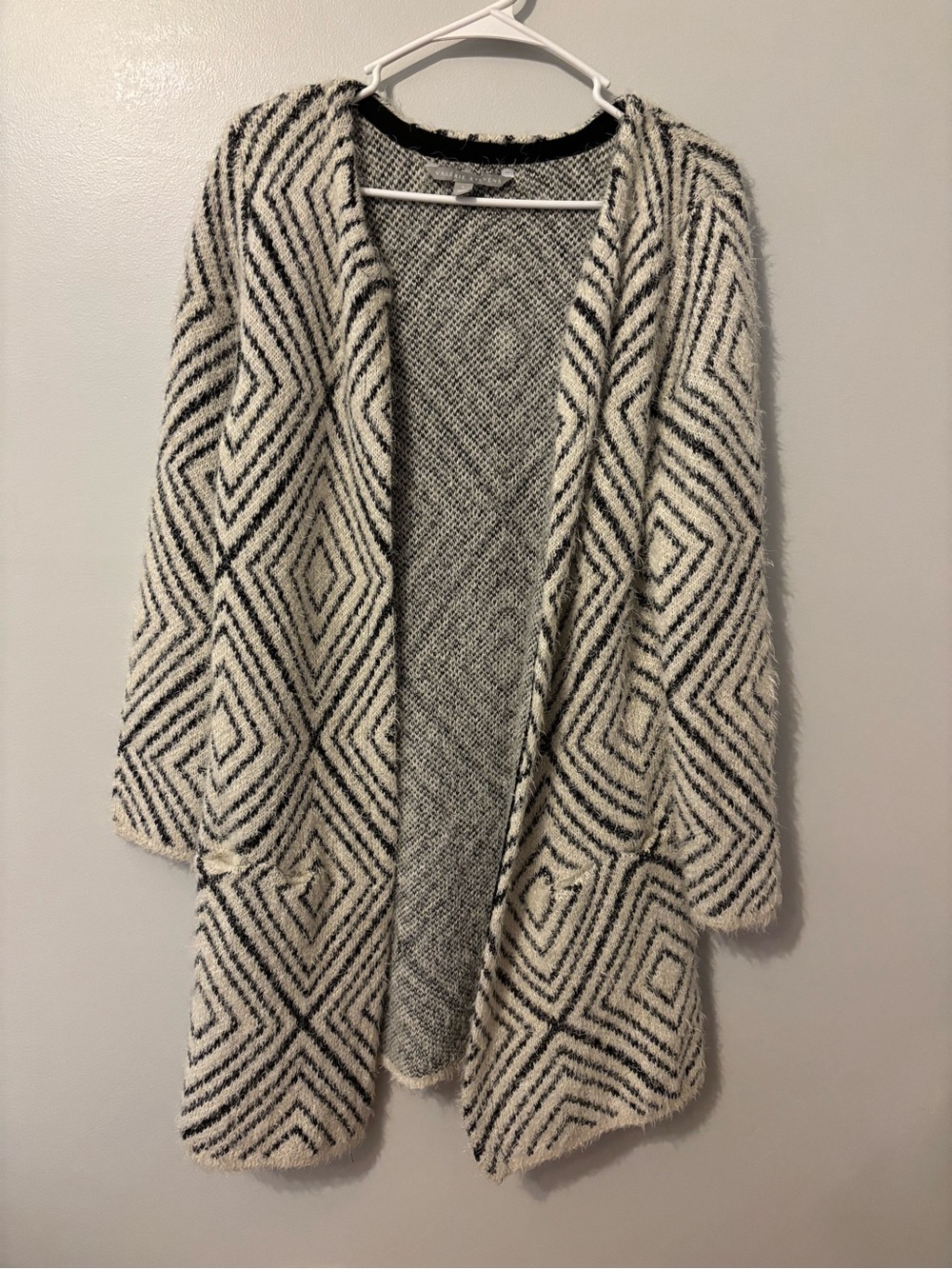 Valerie Stevens Black & Cream Geometric Open-Front Cardigan